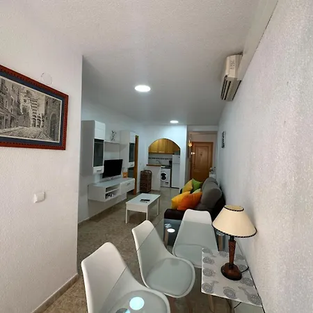 Homely Kim Apartment Torrevieja
